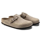 Zuecos Birkenstock Boston Tabacco Brown Soft, par completo en tres cuartos