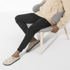 Pantuflas Birkenstock Zermatt Shearling Felt Eggshell, calzado por modelo masculino