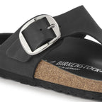 Sandalias Birkenstock Gizeh Big Buckle Oiled Leather Black, detalle de la hebilla