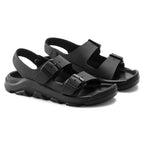 Sandalias Birkenstock Mogami Kids Black, par completo en tres cuartos