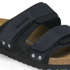 Sandalias Birkenstock Uji Suede Black, detalle del velcro y remaches
