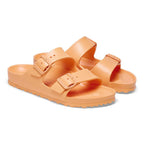 Sandalias Birkenstock Arizona EVA Papaya, par completo en tres cuartos