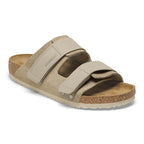 Sandalia Birkenstock Uji Gamuza Taupe, vista principal en tres cuartos, sandalia individual