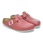 Zuecos Birkenstock Boston PRO Mars Red, par completo en tres cuartos