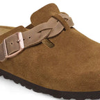 Zuecos Birkenstock Boston Suede Mink, detalle de la hebilla