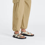 Sandalias Birkenstock Mogami Terra Apex Eucalyptus, calzado por modelo masculino