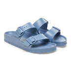 Sandalias Birkenstock Arizona EVA Elemental Blue, par completo en tres cuartos