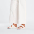 Sandalias Birkenstock Arizona EVA Eggshell, calzado por modelo femenino