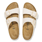 Sandalias Birkenstock Arizona Eggshell, vista cenital del par