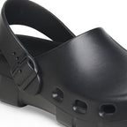 Zuecos Birkenstock Birki-Flow EVA Black, detalle de la hebilla y correa