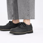 Zapatos Birkenstock Highwood Lace Low Oiled leather Black, calzado por modelo masculino, primer plano del tobillo