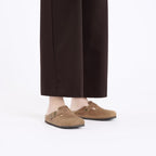 Zuecos Birkenstock Boston Oiled Leather Cognac, calzado por modelo femenino