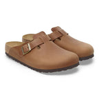 Zuecos Birkenstock Boston Oiled Leather Cognac, par completo en tres cuartos