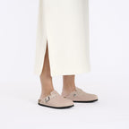 Zuecos Birkenstock Boston Teddy Corduroy Pink Clay, calzado por modelo femenino
