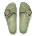 Sandalias Birkenstock Madrid Big Buckle High Shine Green Tea, vista cenital del par