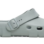 Zuecos Birkenstock Birki-Flow EVA Pure Sage, detalle de la hebilla (2)