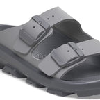 Sandalias Birkenstock Mogami Terra Stealth Birko-Flor Whale Gray, detalle de las hebillas