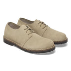 Zapatos Birkenstock Uppsala Low Suede Faded Khaki, par completo en tres cuartos