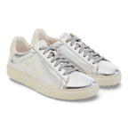 Zapatillas Birkenstock Bend Low Cuero Metallic Silver, par completo en tres cuartos