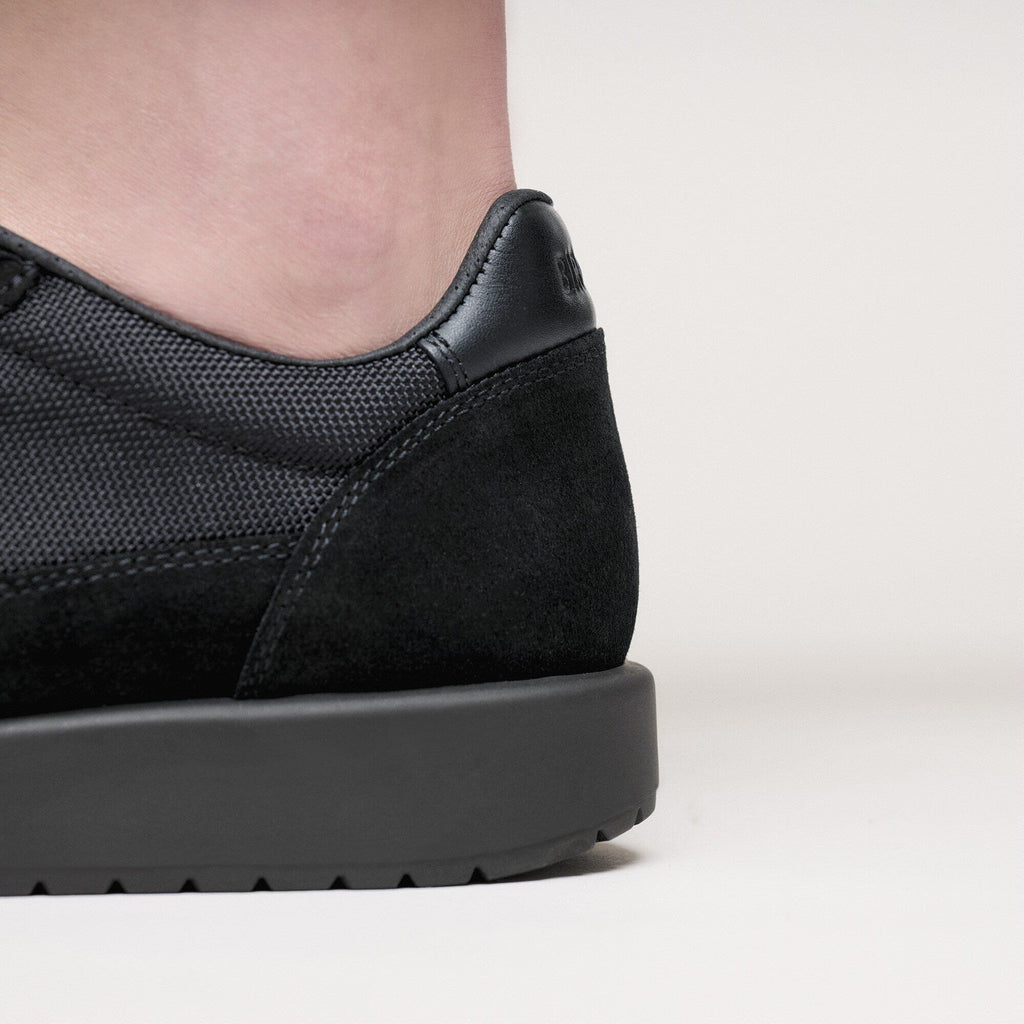 Honnef City Gamuza Triple Black