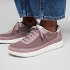 Zapatillas Birkenstock Honnef City Cuero Faded Purple, calzado por modelo femenino, primer plano del pie