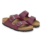 Sandalia Birkenstock Arizona Birko-flor Zinfandel, par completo en tres cuartos
