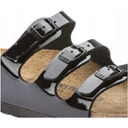 Sandalias Birkenstock Florida Patent Black, detalle de las hebillas