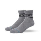 Calcetines Stance Vital Quarter 3pack Multicolor, par de calcetines gris puesto