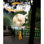 Chimes Woodstock Emperor Gong - Medium, Natural, en uso, imagen de estilo de vida