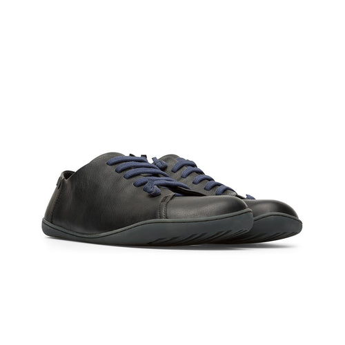 Zapatos Camper Peu Cami Negro, vista frontal en tres cuartos
