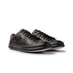 Zapatos Camper Chasis Negro, vista frontal en tres cuartos