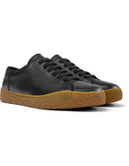 Zapatos Camper Peu Terreno Negro, vista frontal en tres cuartos