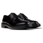 Zapatos Camper Dean Negro, vista frontal en tres cuartos