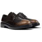 Zapatos Camper Dean Marrón, vista frontal en tres cuartos