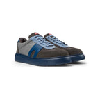 Zapatillas Camper Runner K21 Gris, vista frontal en tres cuartos