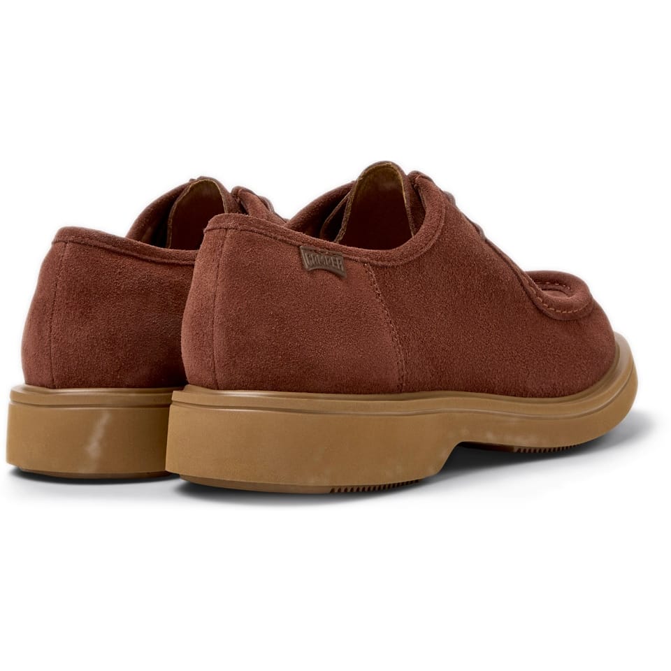 Zapatos Camper Norman Marrón, vista trasera en tres cuartos