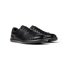 Zapatillas Camper Pelotas Soller Negro, vista frontal en tres cuartos