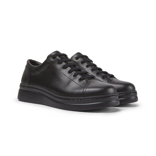 Zapatillas Camper Runner UP Negra, vista frontal en tres cuartos
