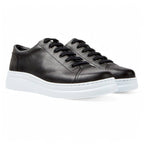 Zapatillas Camper Runner Up Negro, vista frontal en tres cuartos