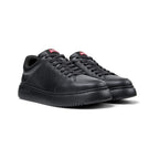 Zapatillas Camper Runner K21 Negro, vista frontal en tres cuartos