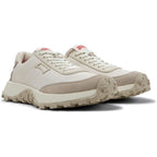 Zapatillas Camper Drift Trail Gris, vista frontal en tres cuartos