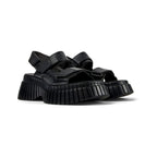Sandalias Camper BCN Negro, vista frontal en tres cuartos