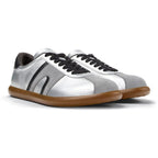 Zapatillas Camper Pelotas Soller Plata, vista frontal en tres cuartos
