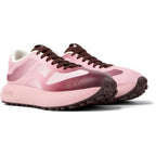 Zapatillas Camper Twins Burdeo/rosa, vista frontal en tres cuartos