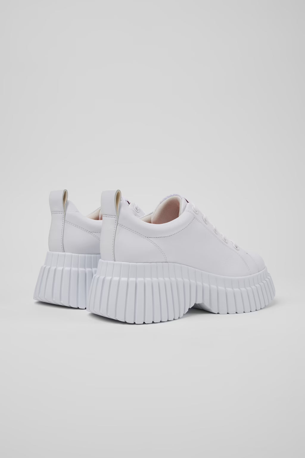 Zapatos Camper Pix BCN Blanco, vista trasera en tres cuartos