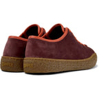 Zapatos Camper Peu Terreno Burdeo, vista trasera en tres cuartos
