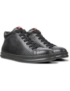 Zapatillas Camper Runner Four Negro, vista frontal en tres cuartos