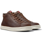 Zapatillas Camper Runner Four Marrón, vista frontal en tres cuartos