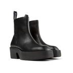 Botas y Botines Camper Billie Negro, vista frontal en tres cuartos