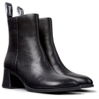 Botas y Botines Camper Kora Negro, vista frontal en tres cuartos